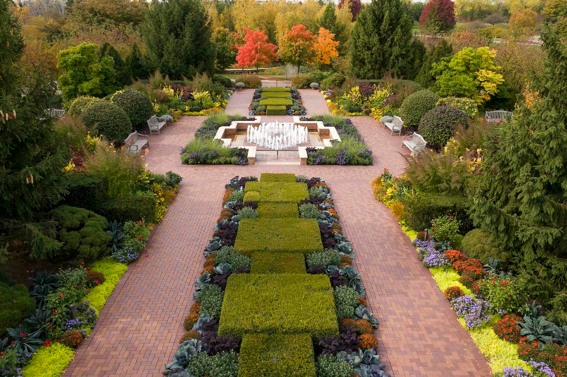 PHOTO: The Circle Garden at the Chicago Botanic Garden.